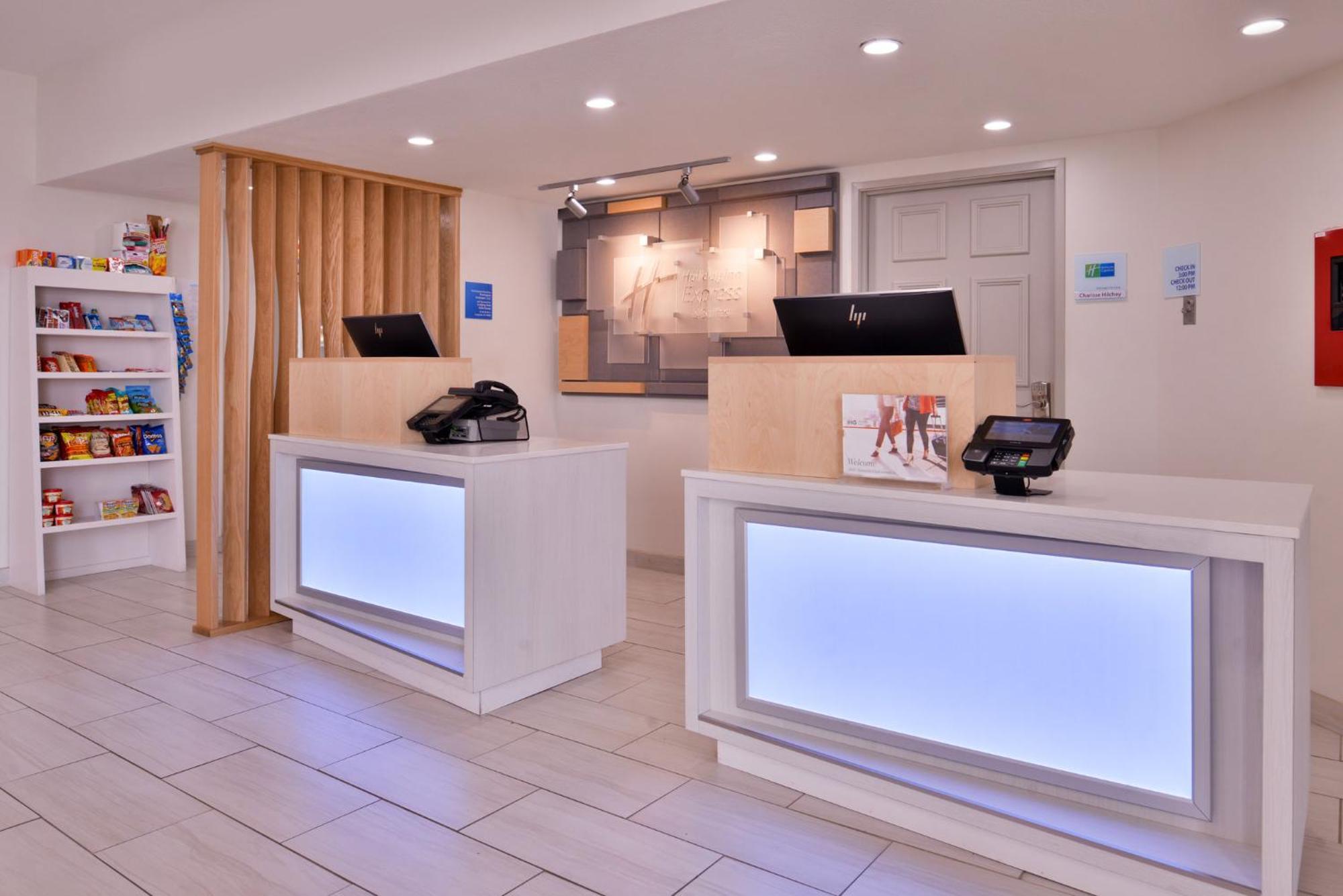 Holiday Inn Express Hotel & Suites Farmington By Ihg Luaran gambar