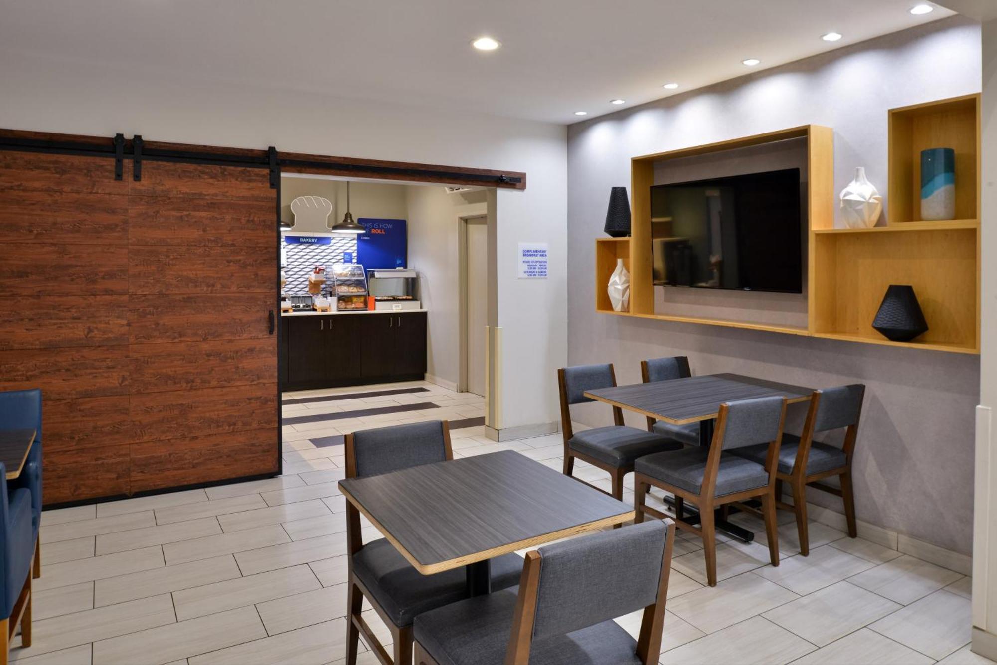 Holiday Inn Express Hotel & Suites Farmington By Ihg Luaran gambar