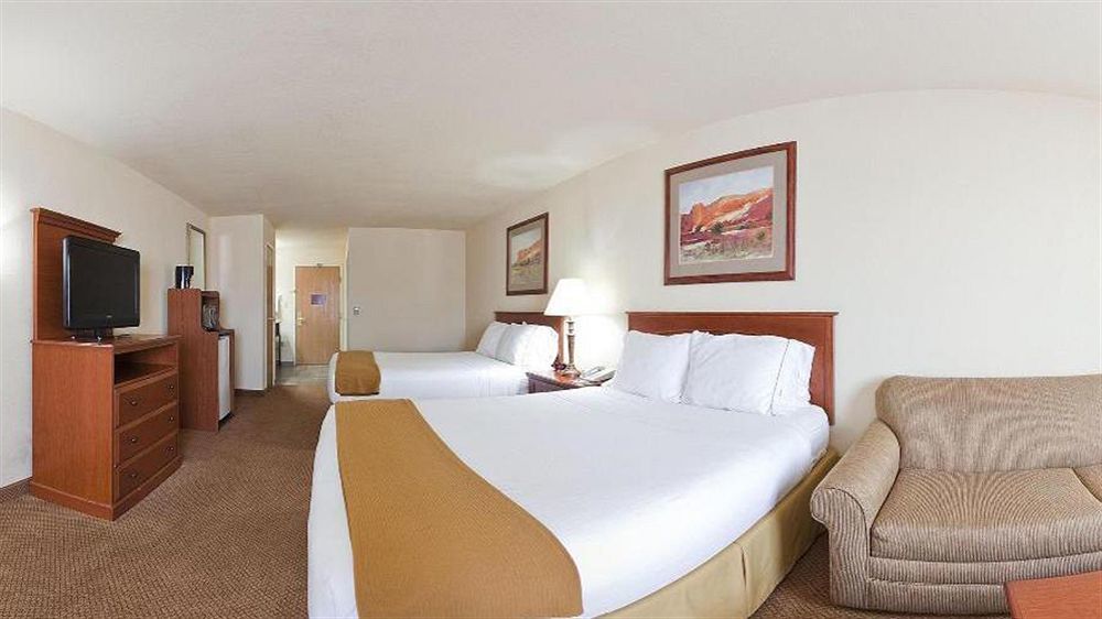 Holiday Inn Express Hotel & Suites Farmington By Ihg Luaran gambar