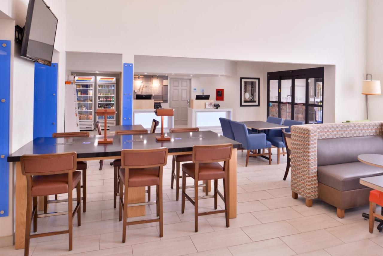 Holiday Inn Express Hotel & Suites Farmington By Ihg Luaran gambar