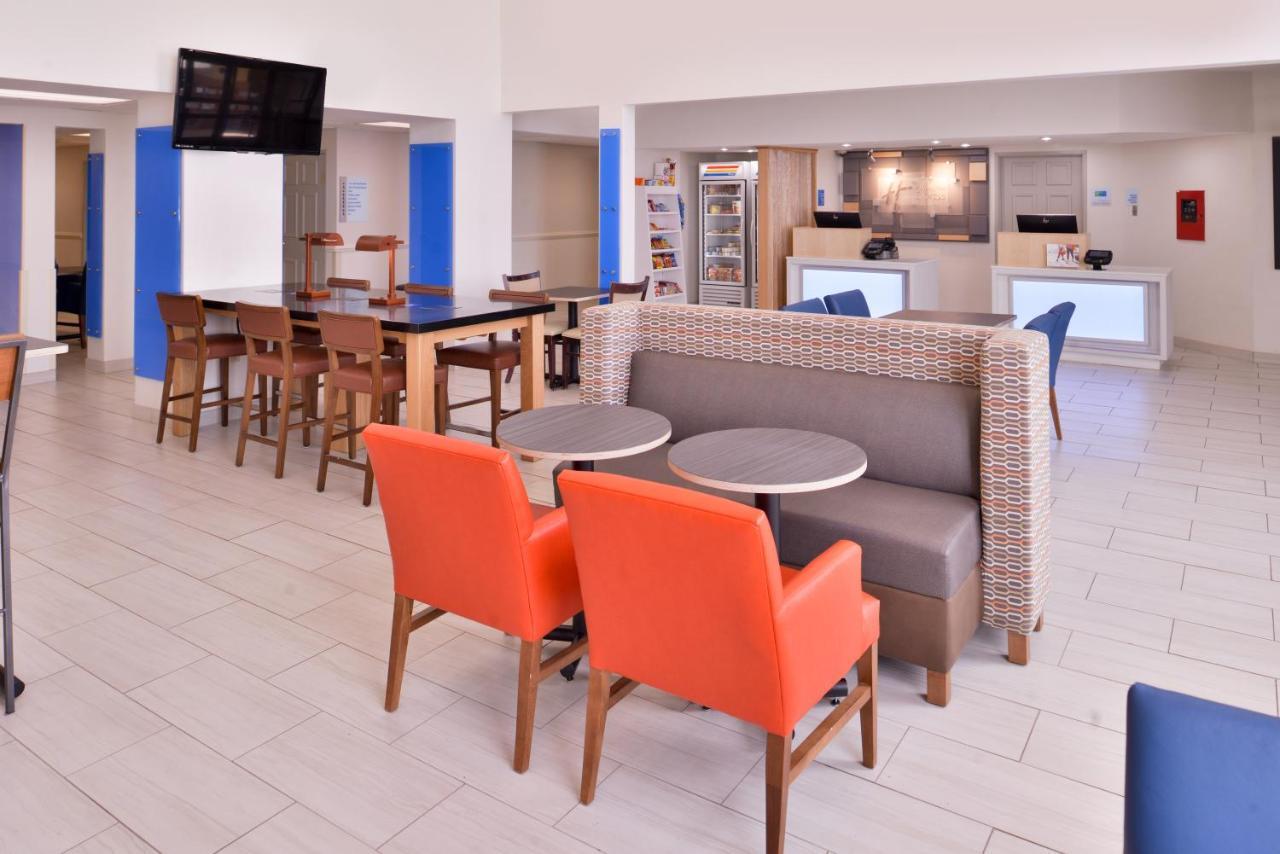 Holiday Inn Express Hotel & Suites Farmington By Ihg Luaran gambar